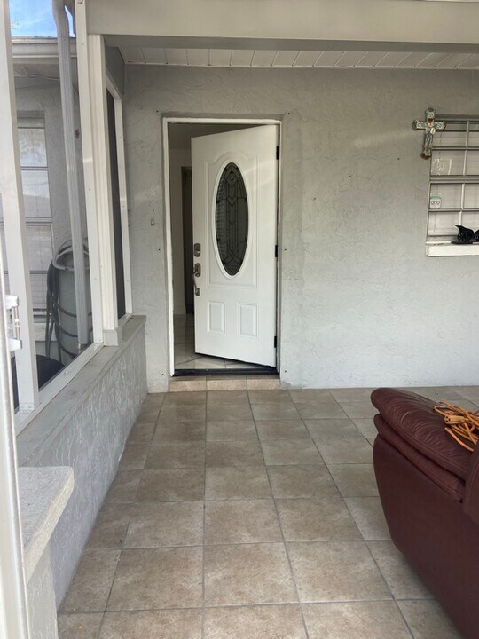 2915 W Paris St in Tampa, FL - Building Photo