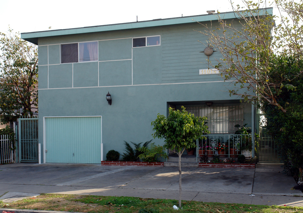 11014 S Burin Ave in Inglewood, CA - Building Photo