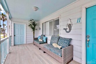 19 W Gardenia St in South Padre Island, TX - Building Photo - Building Photo