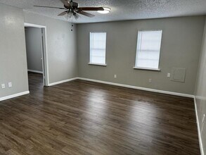 717 6th St in San Leon, TX - Building Photo - Building Photo