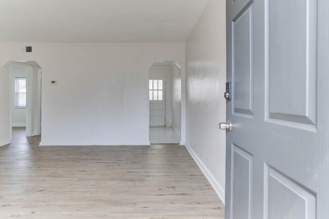 1324 Hillside Ave in Norfolk, VA - Building Photo - Building Photo