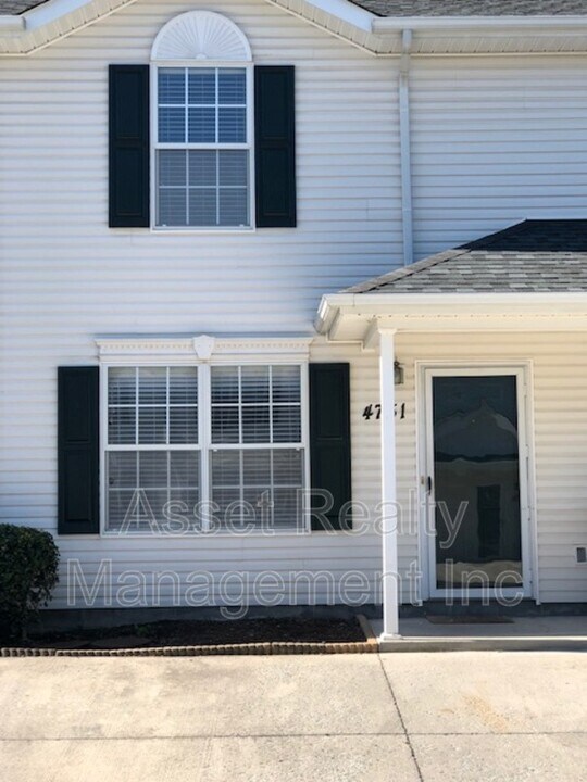 4751 Scepter Way in Knoxville, TN - Foto de edificio