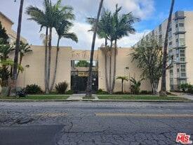 530 Normandie Ave in Los Angeles, CA - Building Photo