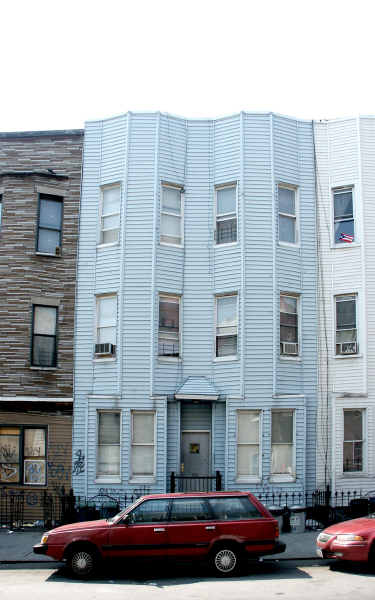 313 Harman St in Brooklyn, NY - Building Photo