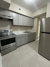 172 S Portage Path in Akron, OH - Building Photo - Building Photo