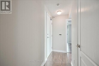 100 Western Battery Rd in Toronto, ON - Building Photo - Building Photo