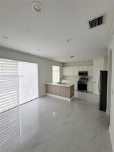 5621 NW 112th Ct in Doral, FL - Building Photo - Building Photo