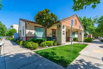 Waterman Square Apartments in Elk Grove, CA - Building Photo - Primary Photo