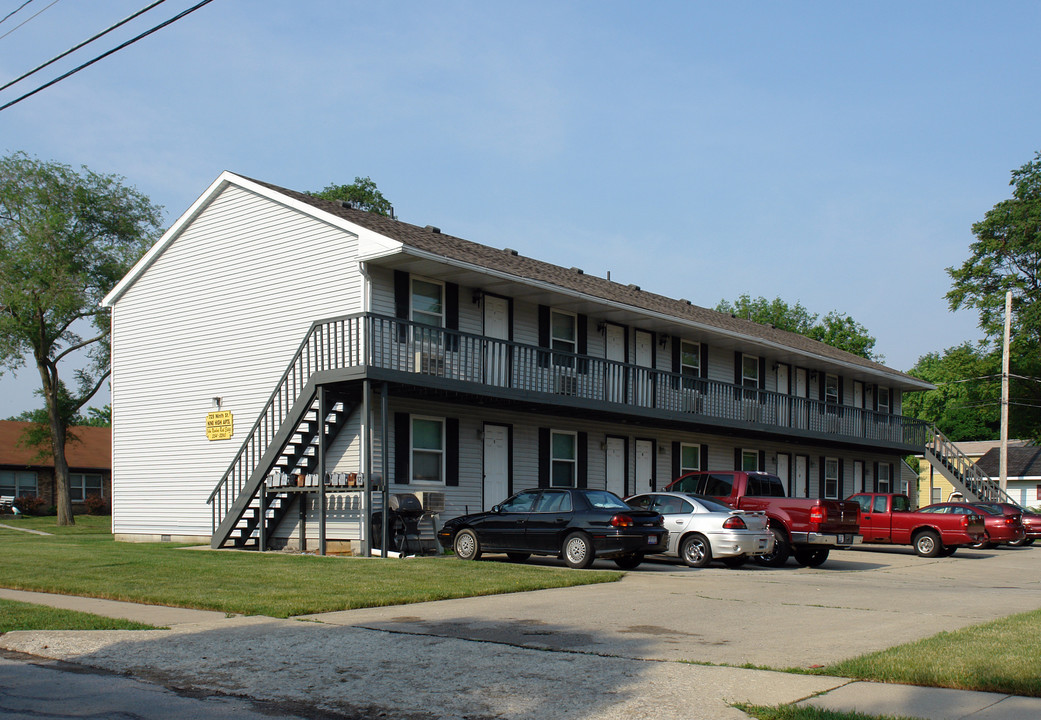 725 9th St in Bowling Green, OH - Building Photo