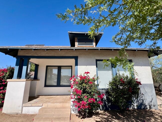 property at 1121 N 1st Ave