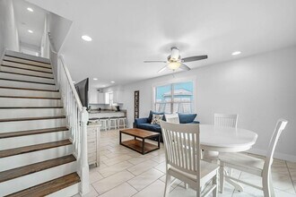 1437 W Lagoon Ave in Gulf Shores, AL - Building Photo - Building Photo