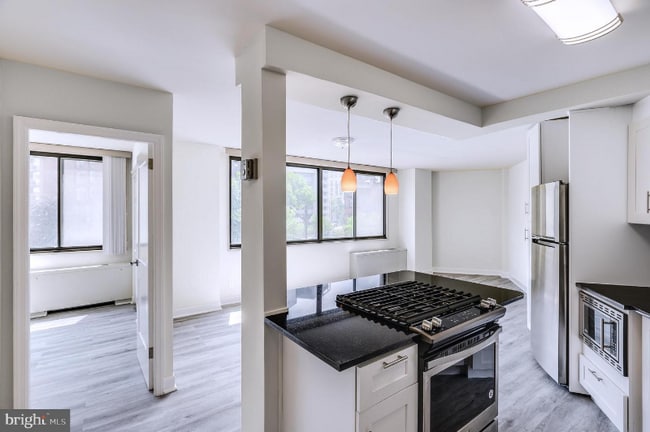 2201 New Hampshire Ave NW in Washington, DC - Building Photo - Building Photo