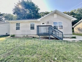 2144 SE 6th St in Des Moines, IA - Building Photo