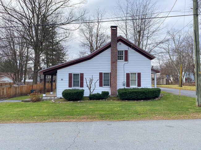 85 Pine St in Wurtsboro, NY - Building Photo - Building Photo