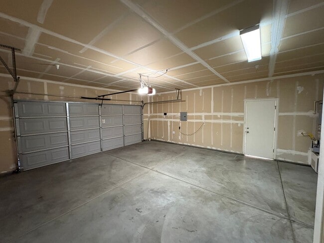 625 E Monte Verde Ave in Visalia, CA - Building Photo - Building Photo