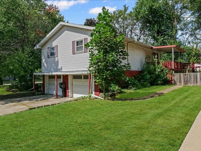 property at 1230 Searle Dr