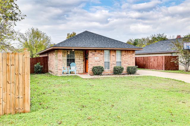 1305 Wyatt St in Waxahachie, TX - Building Photo - Building Photo