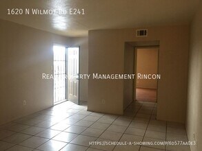 1620 N Wilmot Rd in Tucson, AZ - Building Photo - Building Photo