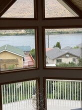 432 Lakeview Dr in Orondo, WA - Building Photo - Building Photo