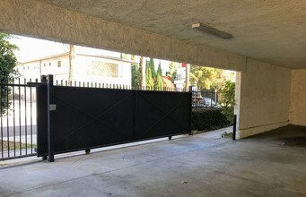 11905 Avon Way-Unit -101 in Los Angeles, CA - Foto de edificio - Building Photo