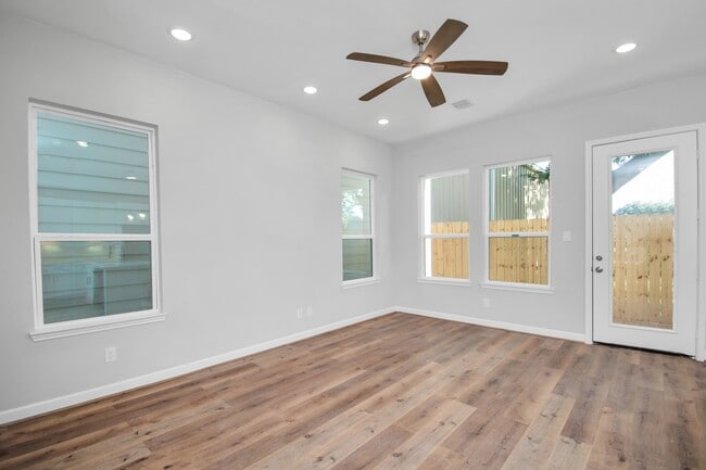 property at 2333 Hoskins Dr