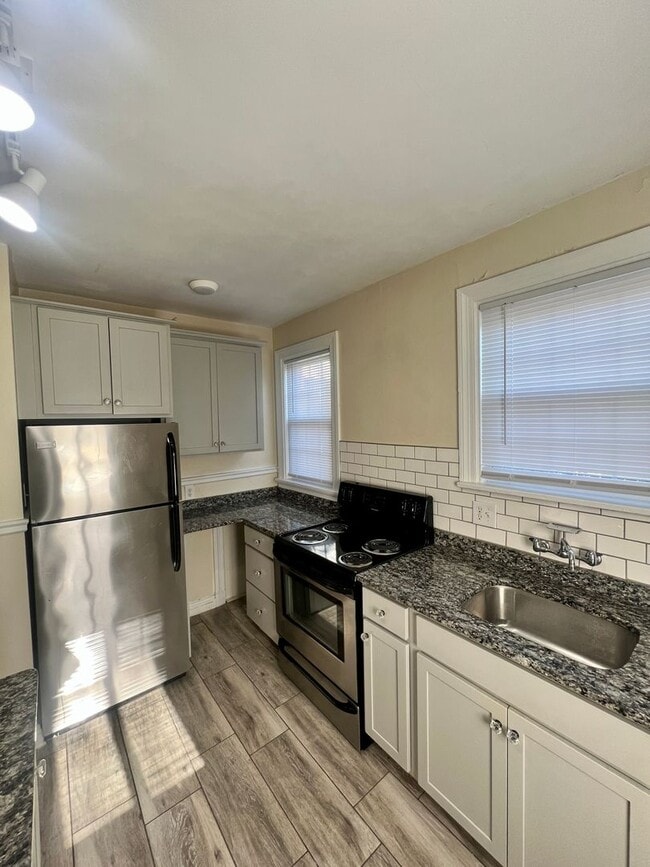 4505 W Grace St in Richmond, VA - Building Photo - Building Photo