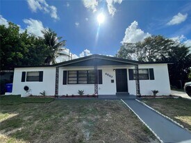 6830 Tyler St in Hollywood, FL - Building Photo