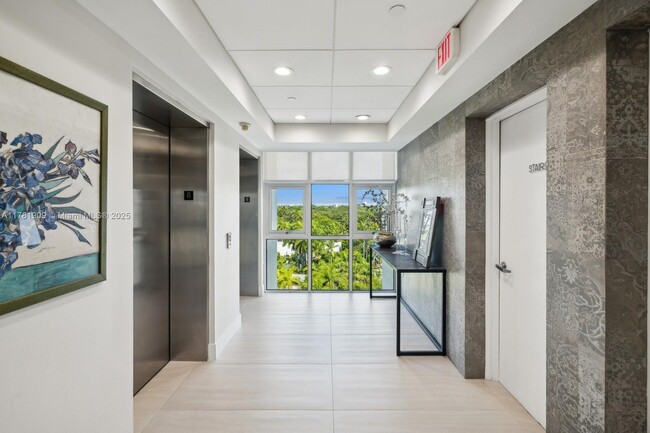 1690 S Bayshore Ln in Miami, FL - Building Photo - Building Photo