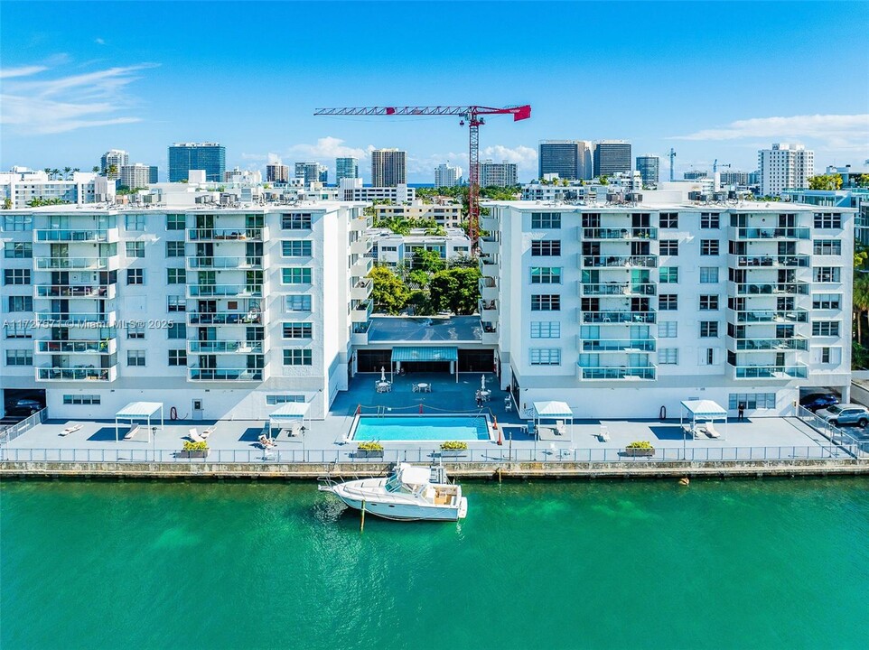 10000 W Bay Harbor Dr, Unit 625 in Bay Harbor Islands, FL - Building Photo