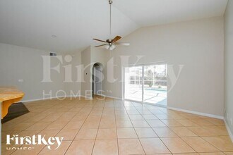 9336 Sunnyoak Dr in Riverview, FL - Building Photo - Building Photo