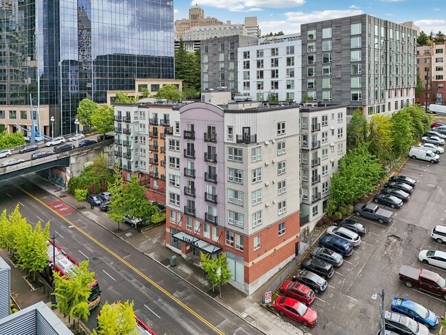 108 5th Ave S in Seattle, WA - Building Photo - Building Photo