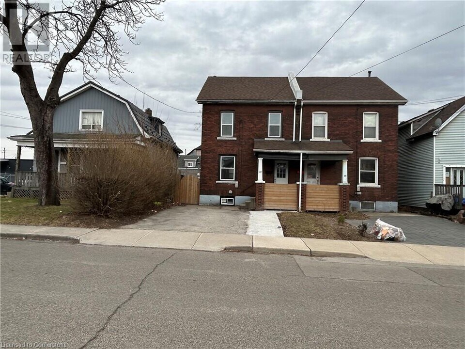 22 Whitfield Ave in Hamilton, ON - Building Photo