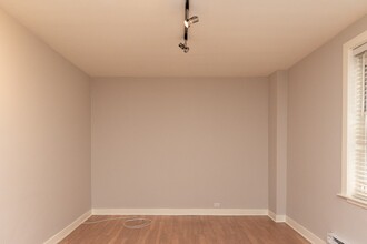 511 W Belmont Ave in Chicago, IL - Building Photo - Building Photo
