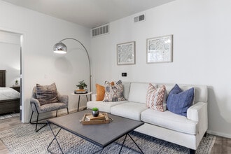 Ten01 in Tempe, AZ - Building Photo - Interior Photo