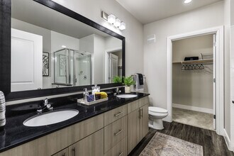 The Arnold in Austin, TX - Building Photo - Building Photo