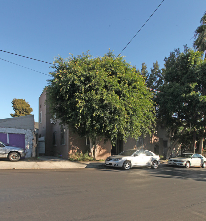 6712-6714 Leland Way in Los Angeles, CA - Foto de edificio