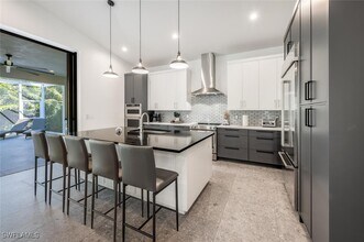 2733 Van Buren Ave in Naples, FL - Building Photo - Building Photo
