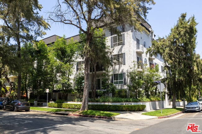 property at 100 N Wetherly Dr