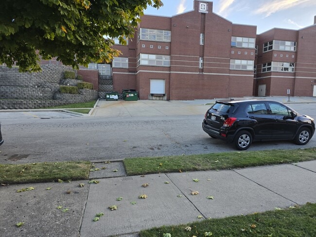 3634 E Bottsford Ave in Cudahy, WI - Building Photo - Building Photo