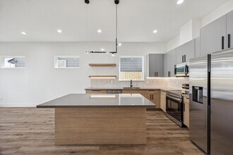 3719 Lydia St in Houston, TX - Foto de edificio - Building Photo