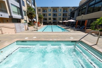 One Hundred Grand in Foster City, CA - Building Photo - Building Photo