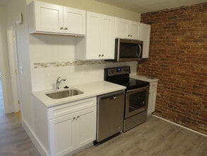 3 Elm St, Unit 1 in Somerville, MA - Foto de edificio - Building Photo