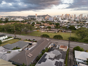 2240A Metcalf St in Honolulu, HI - Foto de edificio - Building Photo
