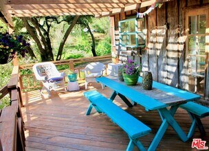 20200 Paradise Ln in Topanga, CA - Building Photo - Building Photo