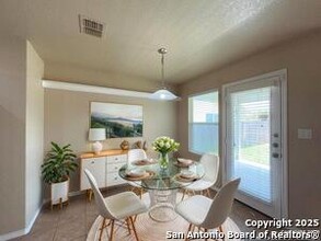 7538 Elegante Way in San Antonio, TX - Foto de edificio - Building Photo