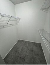 5136 Park Central Dr, Unit 212 in Orlando, FL - Building Photo - Building Photo