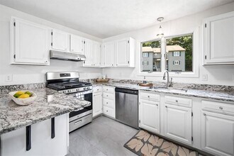 28 Primrose Ln in North Providence, RI - Building Photo - Building Photo