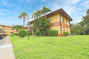 6120 Whiskey Creek Dr in Ft. Myers, FL - Building Photo
