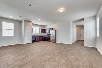 187 Tillage Rd, Unit 2 in Elgin, TX - Building Photo - Building Photo