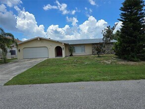 140 Peckham St SE in Port Charlotte, FL - Building Photo - Building Photo